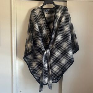 Apt 9 - Plaid Black and White Poncho
